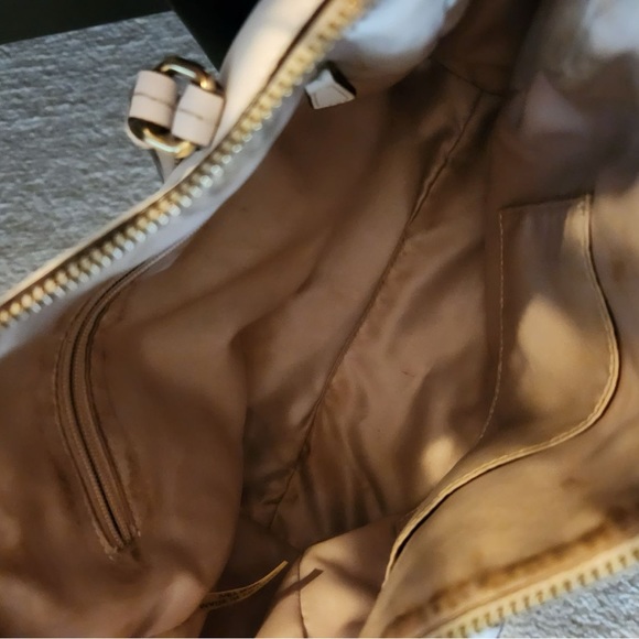 Coach Cross Body - Picture 2 of 4